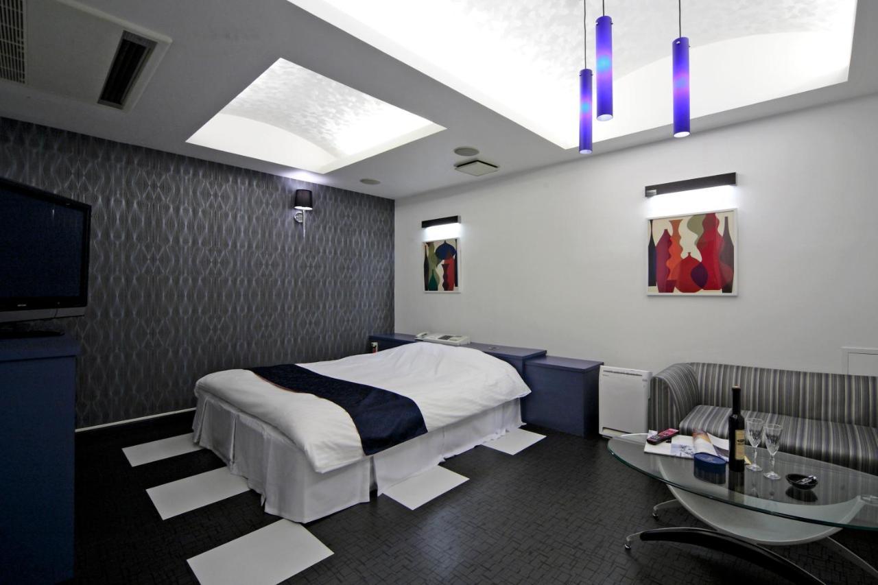 Hotel Lala Minato - Adult Only Нагоя Экстерьер фото
