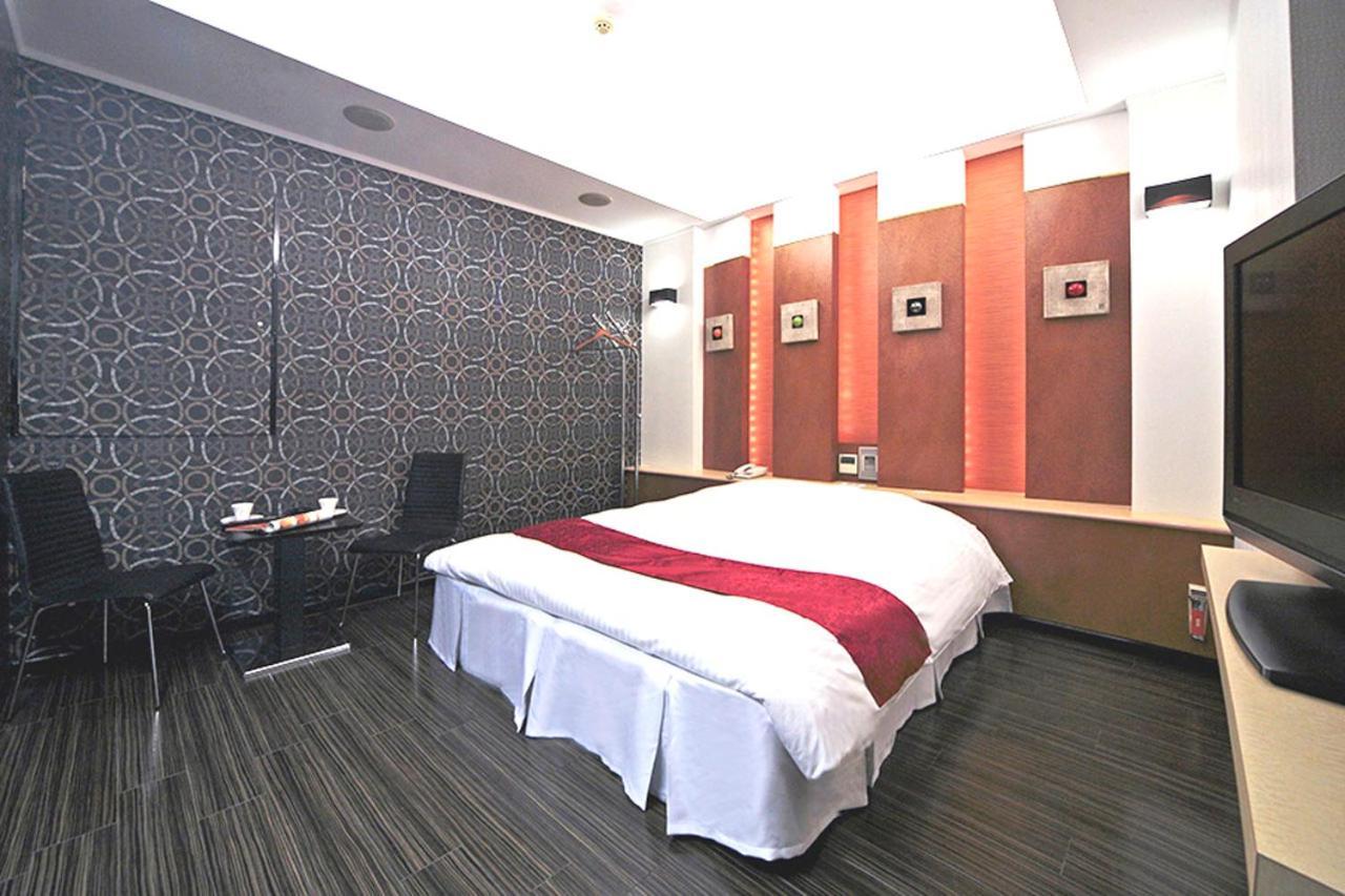 Hotel Lala Minato - Adult Only Нагоя Экстерьер фото