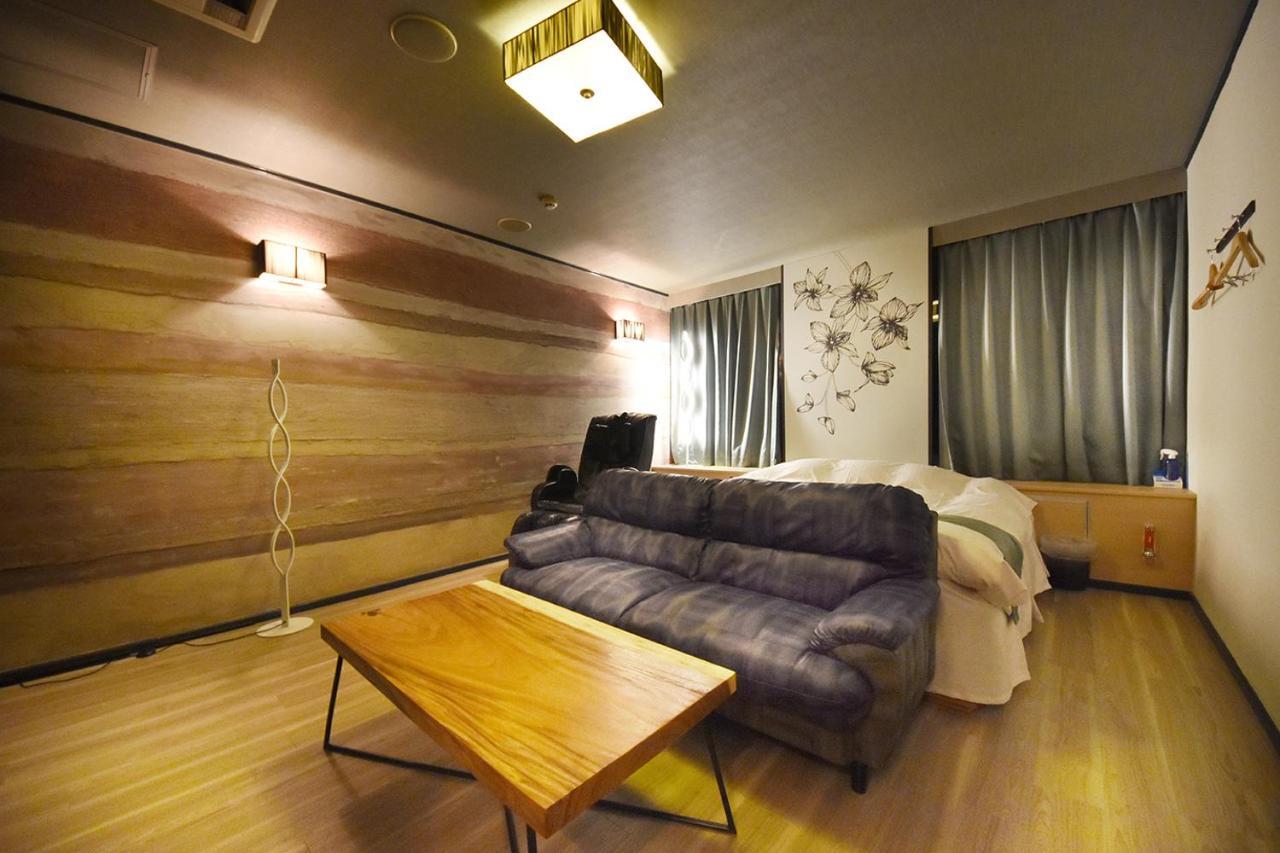 Hotel Lala Minato - Adult Only Нагоя Экстерьер фото
